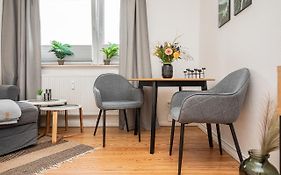 Fewo1846 - Kommood - Zentral Gelegenes Studio-Apartment Mit Balkon Im Hochparterre